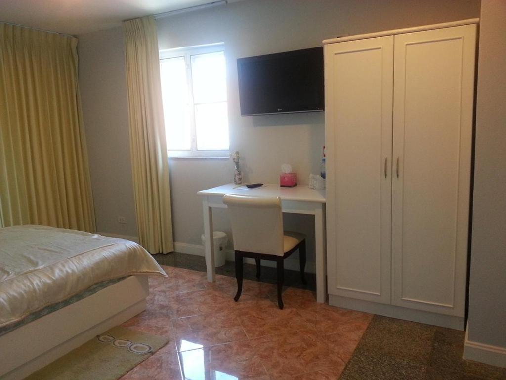 Yiasu Bed And Breakfast Pattaya Luaran gambar