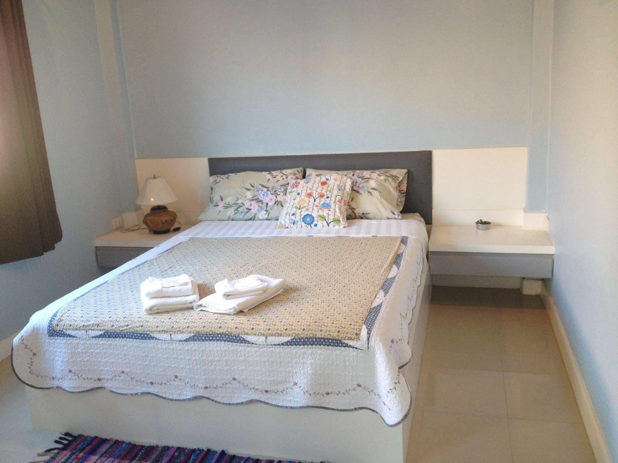 Yiasu Bed And Breakfast Pattaya Luaran gambar